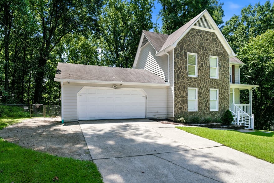 1640 Riverview Court, Auburn, Georgia