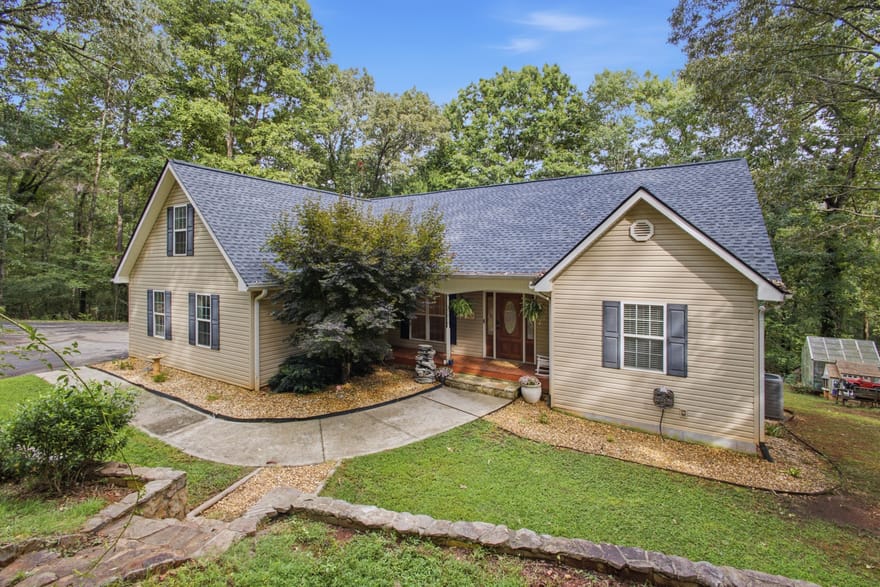 192 Sweetbriar Drive, Demorest, Georgia