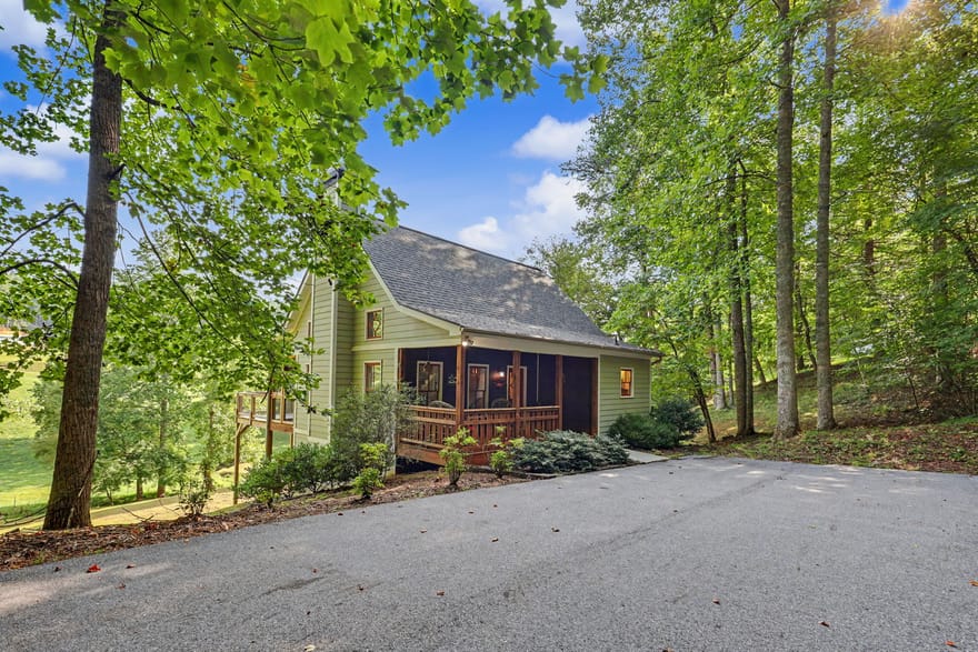 105 Evergreen Road, Hiawassee, Georgia