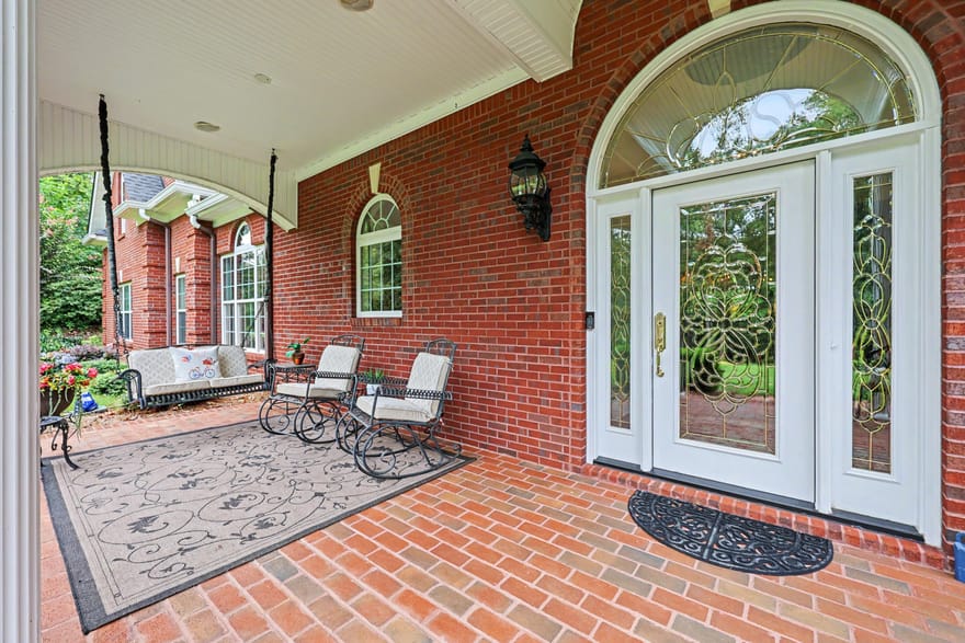 272 Glen Lake Drive, Hoschton, Georgia