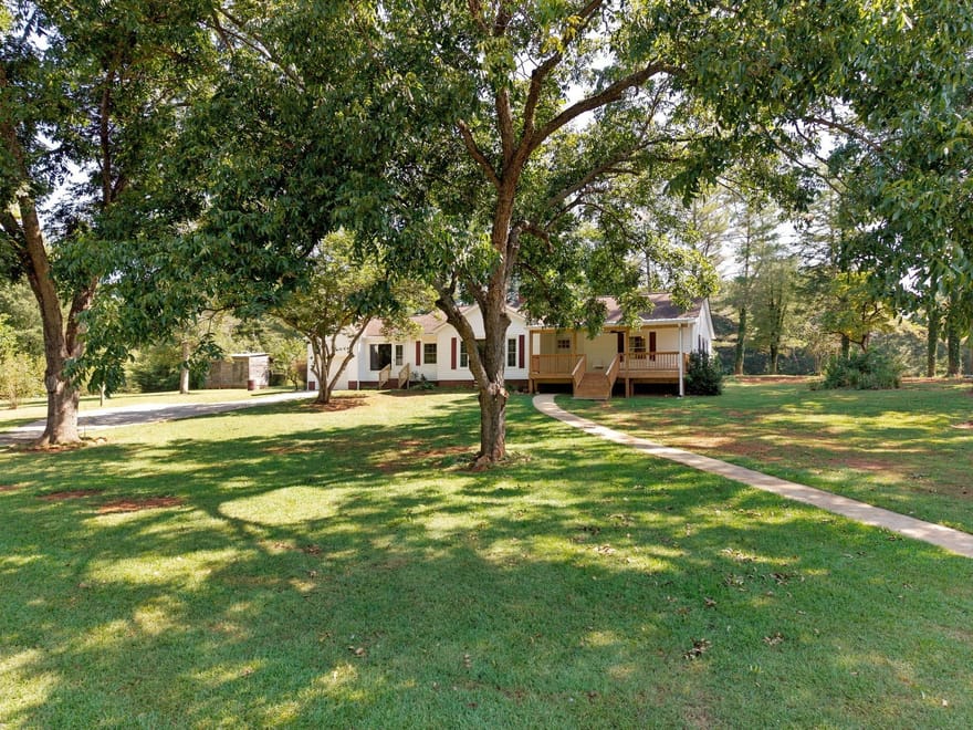 8 Perry Farm Road SW, Cave Spring, Georgia
