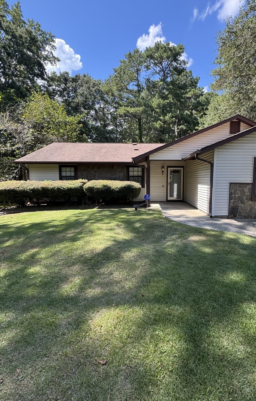 9323 Forest Knoll Drive, Jonesboro, Georgia