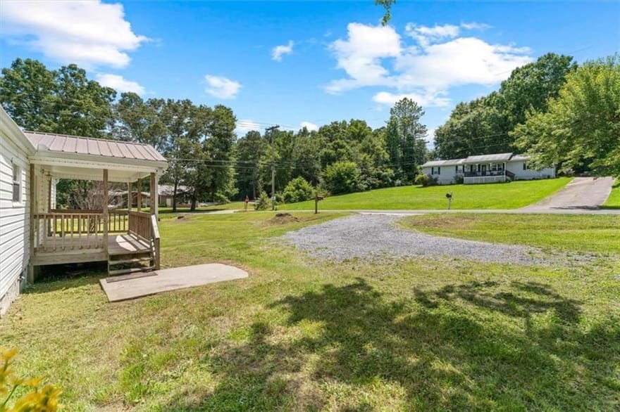 109 Webb Drive NE, Calhoun, Georgia