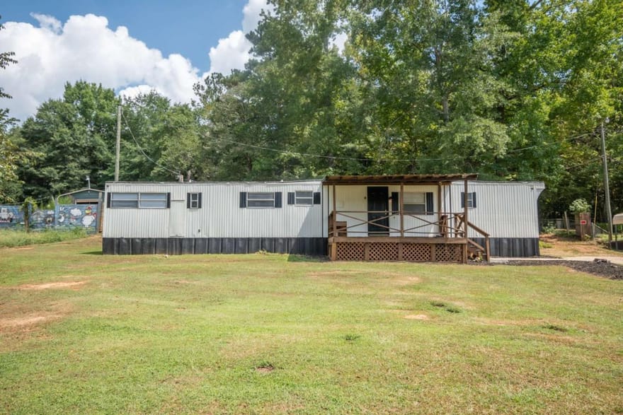 146 Amberly Drive, Hull, Georgia