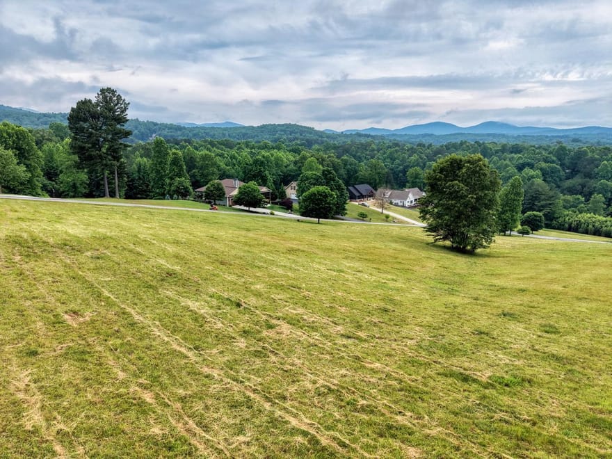 RIVERSIDE ON LA Madeline, Blairsville, Georgia