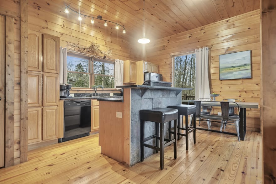 417 Hickory Ridge Drive, Cleveland, Georgia