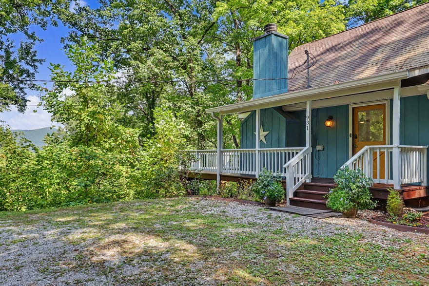 931 Timber Bluff Drive, Clayton, Georgia