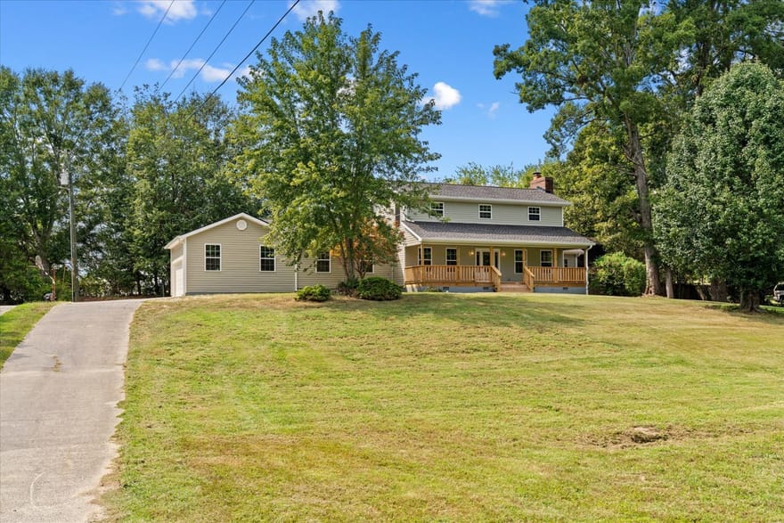 1421 Thrasher Drive, Dalton, Georgia