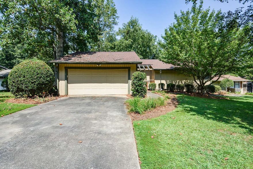 6906 Springwood Drive, Douglasville, Georgia