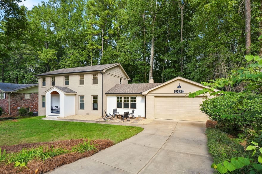 2433 Helmsdale Drive NE, Atlanta, Georgia
