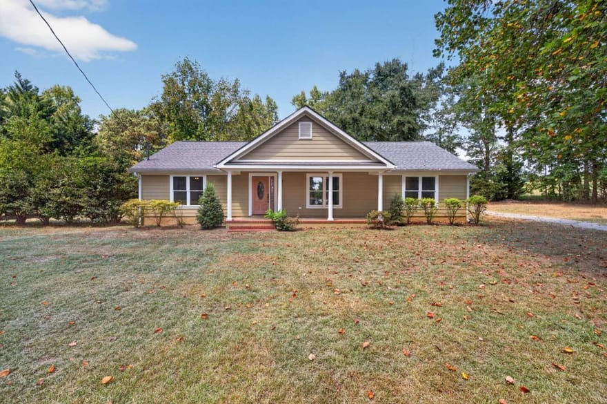 138 Lakeshore Circle NE, Milledgeville, Georgia