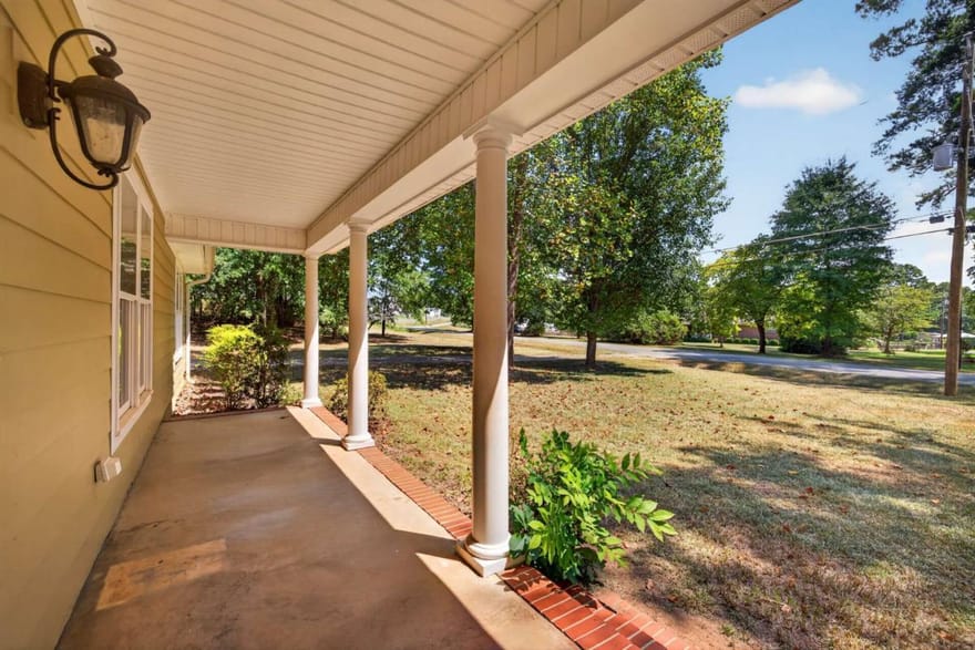 138 Lakeshore Circle NE, Milledgeville, Georgia