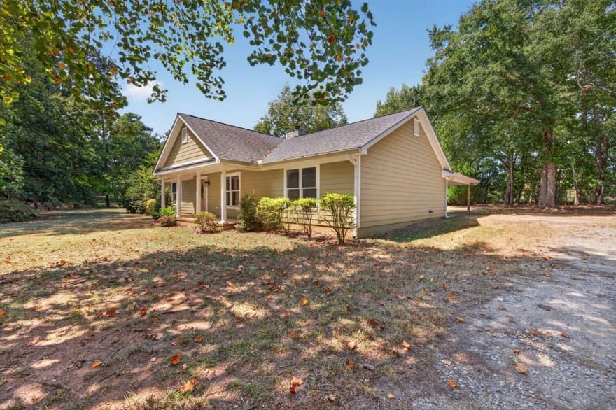 138 Lakeshore Circle NE, Milledgeville, Georgia