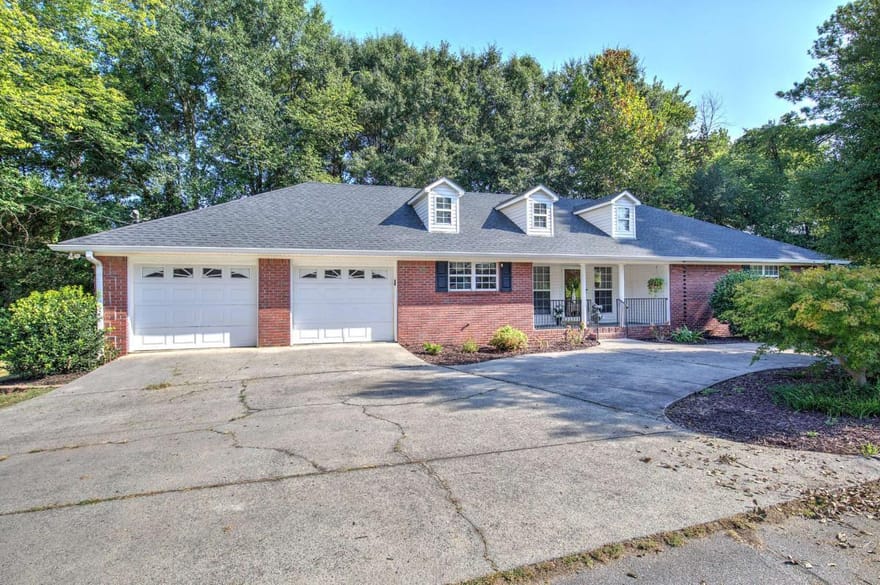 9 1/2 Greenbriar Avenue, Cartersville, Georgia