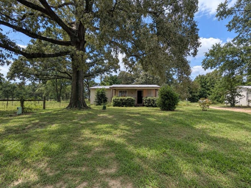 144 Hales Landing Road, Bainbridge, Georgia