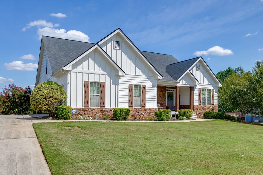 363 Durham Drive, Hoschton, Georgia