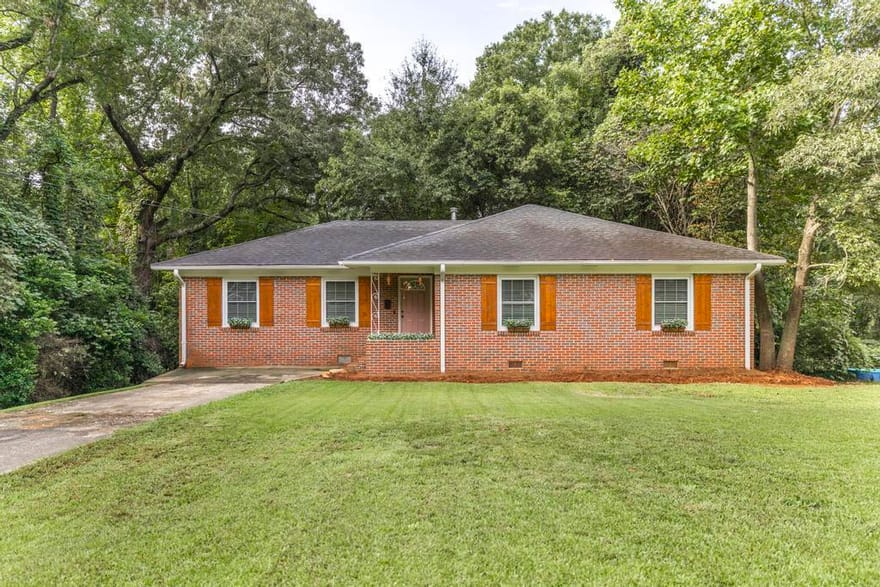 460 Sunset Circle, Forsyth, Georgia