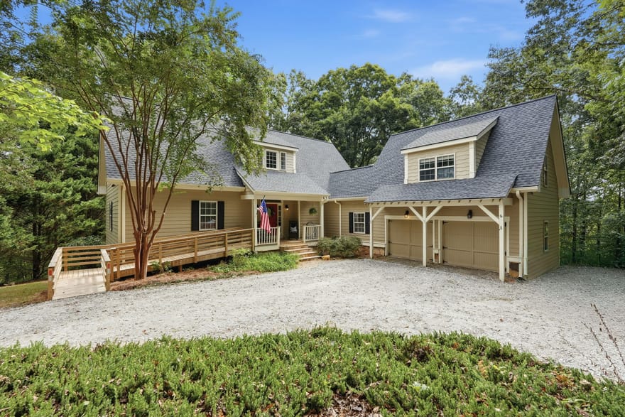 907 Rainbow Circle, Cleveland, Georgia