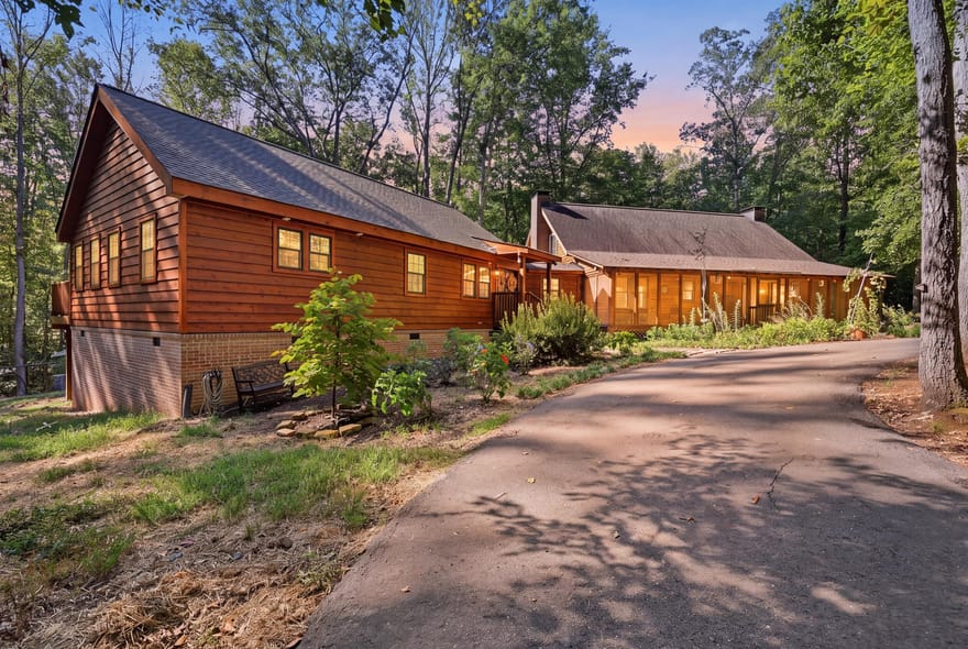 282 Jarrett Manor Estates Road, Toccoa, Georgia