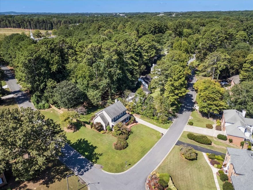 147 Lakeside Drive NW, Kennesaw, Georgia