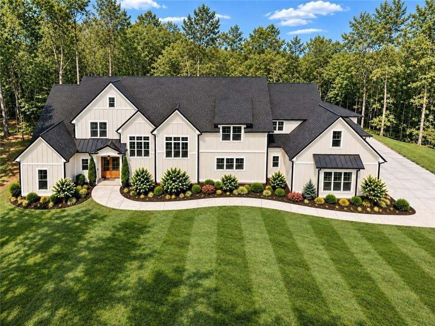 5567 Tyree Road, Winston, Georgia