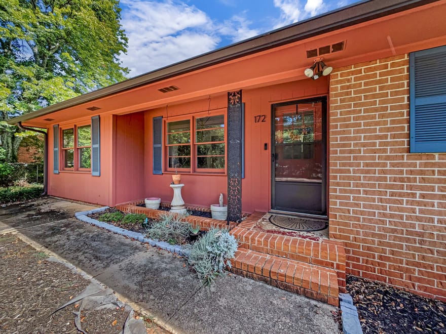 172 Glendale Heights, Winterville, Georgia