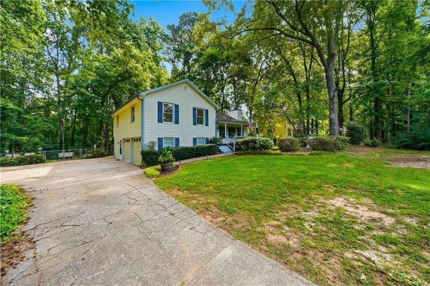 6166 Picketts Ridge NW, Acworth, Georgia