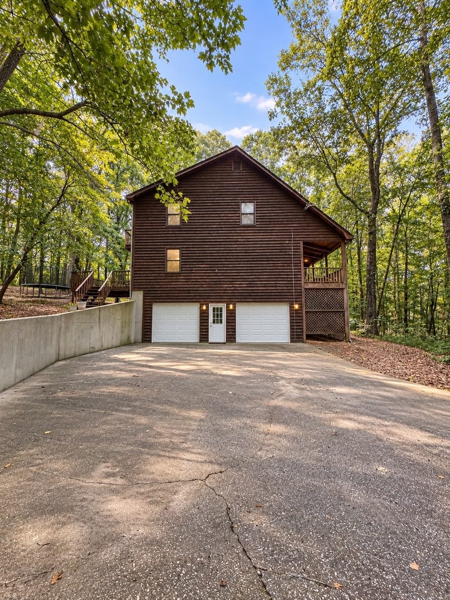 180 Hale Mountain Court, Hiram, Georgia