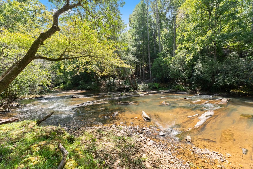 1366 Deer Woods Trail, Cleveland, Georgia