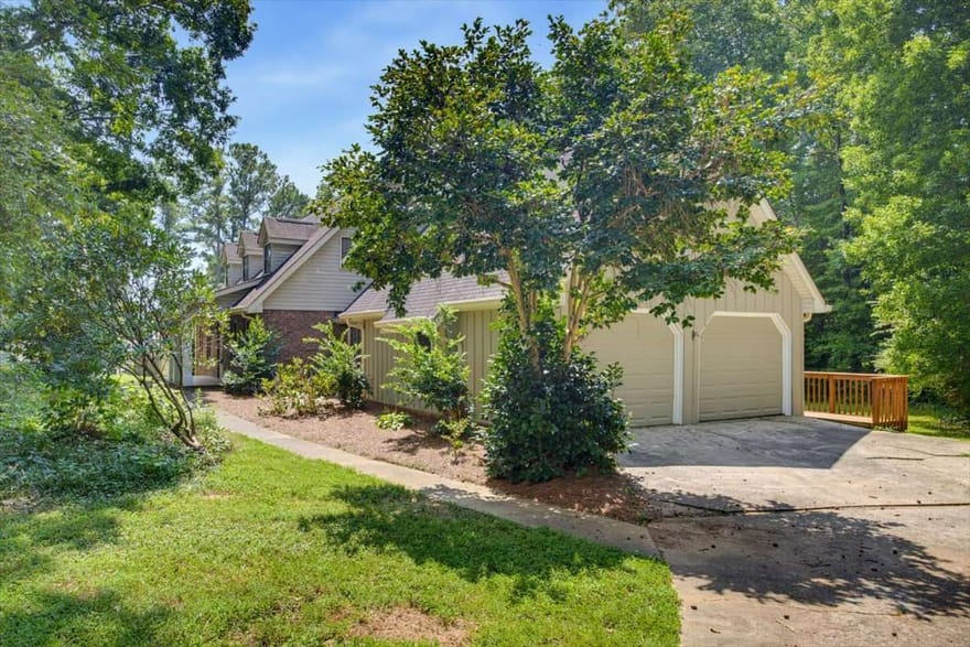 435 NW Stonehenge Drive, Marietta, Georgia