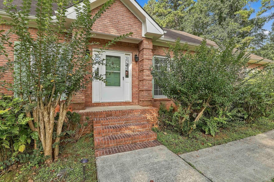 255 Weeping Willow Way, Tyrone, Georgia