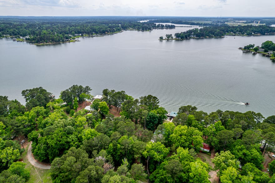 955 Barbara Point Road, Sparta, Georgia