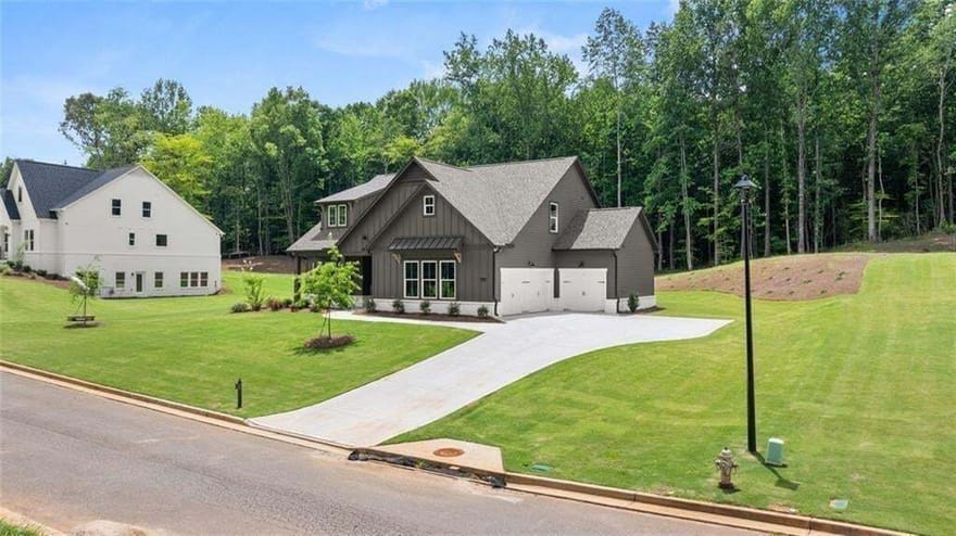 8340 Creekside Overlook Drive, Gainesville, Georgia