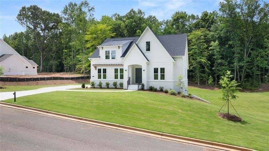8350 Creekside Overlook Drive, Gainesville, Georgia