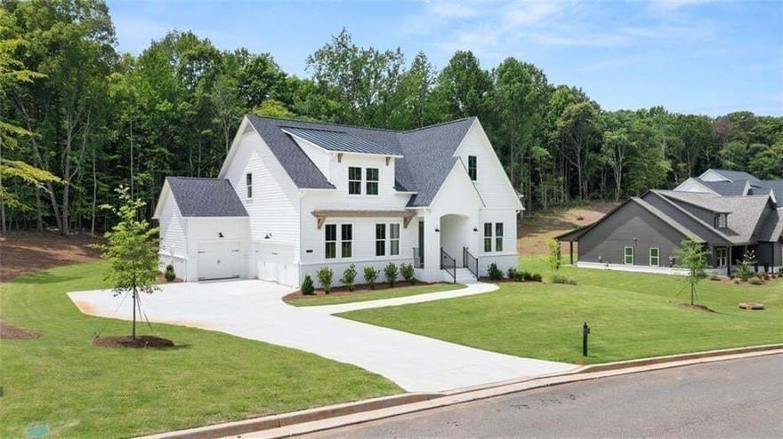 8350 Creekside Overlook Drive, Gainesville, Georgia