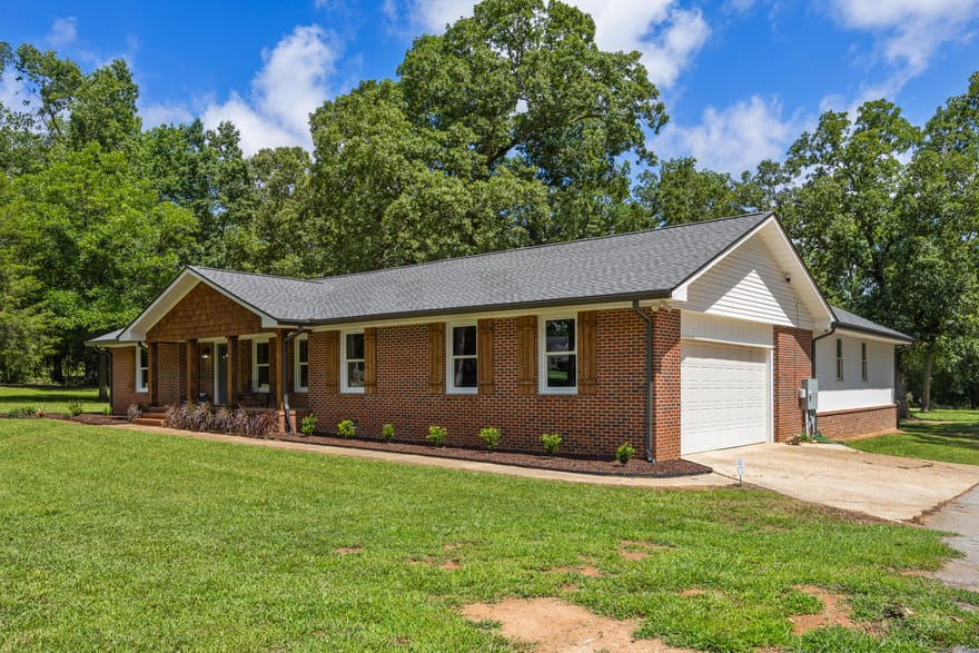 104 E Oak Street, Luthersville, Georgia