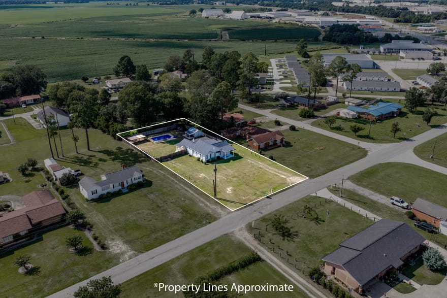 404 S Newcombe Avenue, Donalsonville, Georgia
