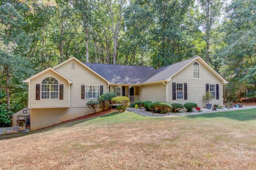 3244 Holly Stand Court, Loganville, Georgia