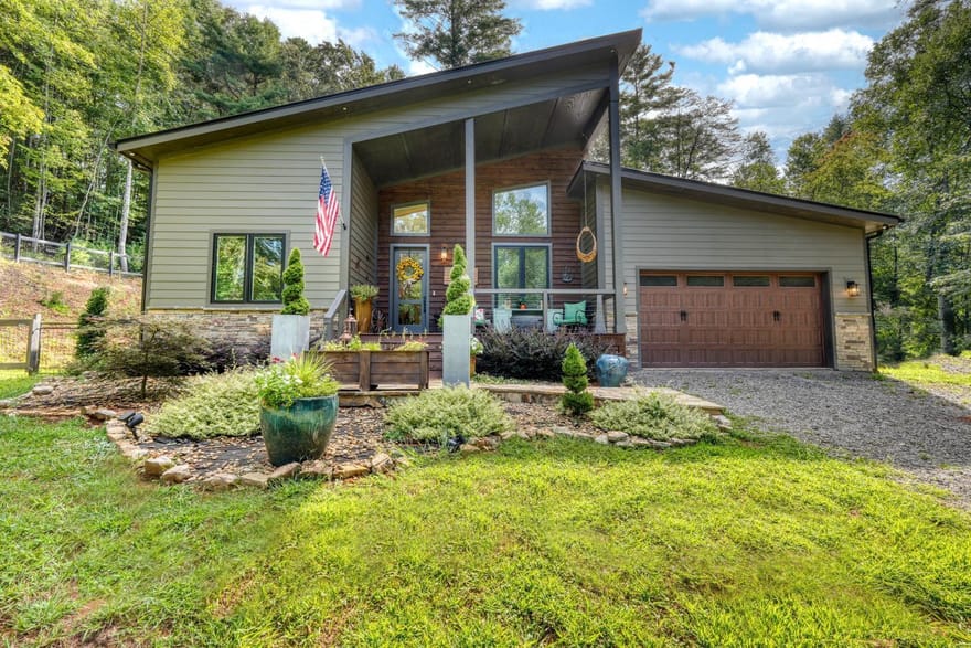 6824 Mountain Laurel Road, Hiawassee, Georgia