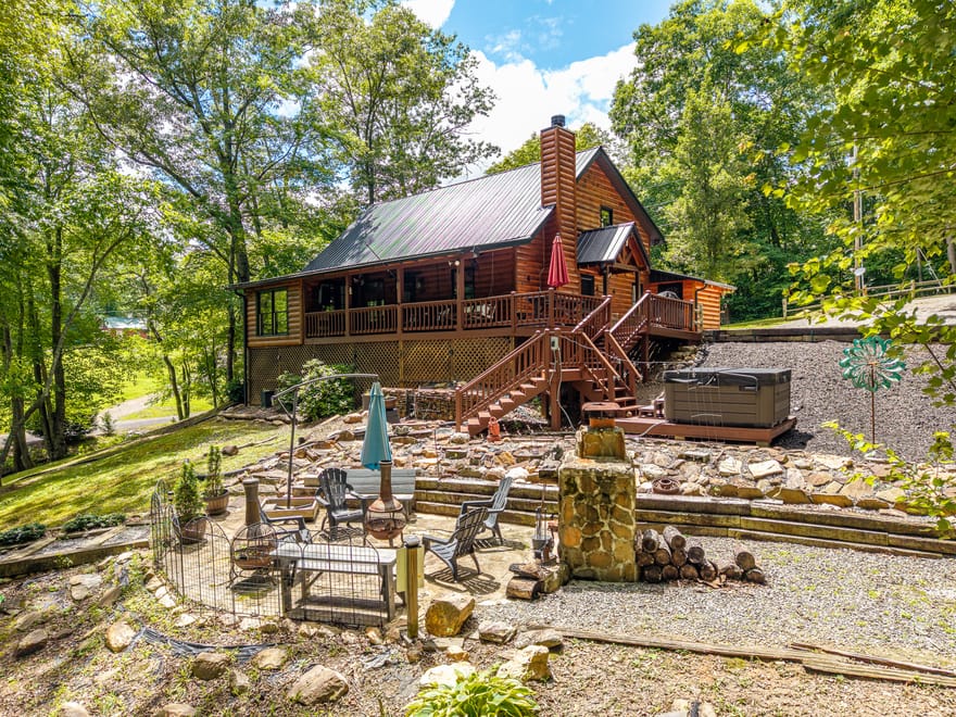 28 Wood Lane, Blue Ridge, Georgia