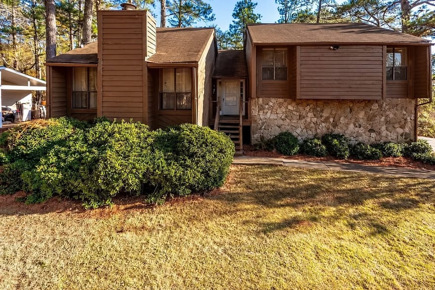 8642 Plumtree Drive, Riverdale, Georgia