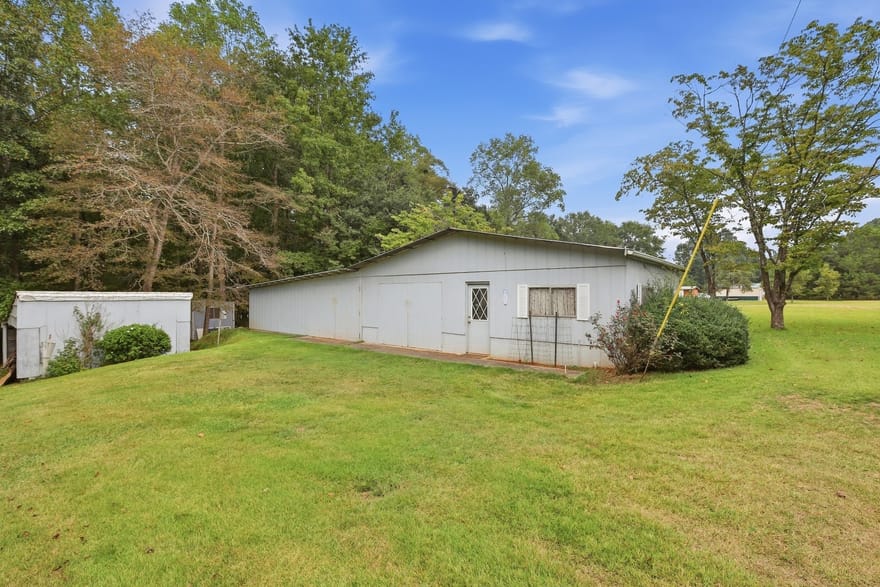 57 Defoor Road, Toccoa, Georgia