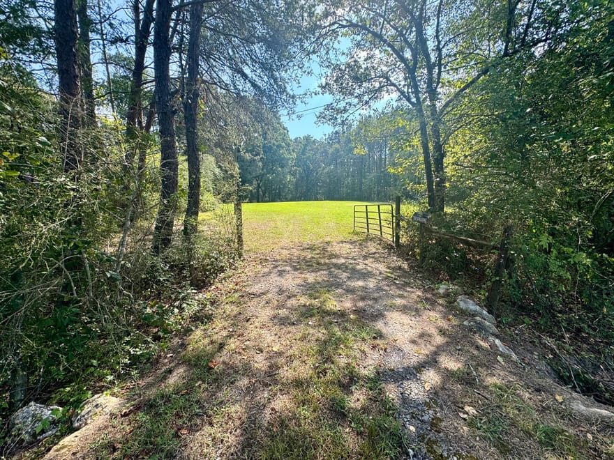 17 Farm Road, Taylorsville, Georgia
