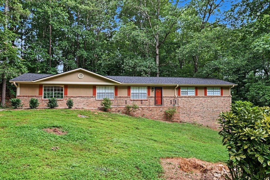 2216 Chestnut Log Drive, Lithia Springs, Georgia