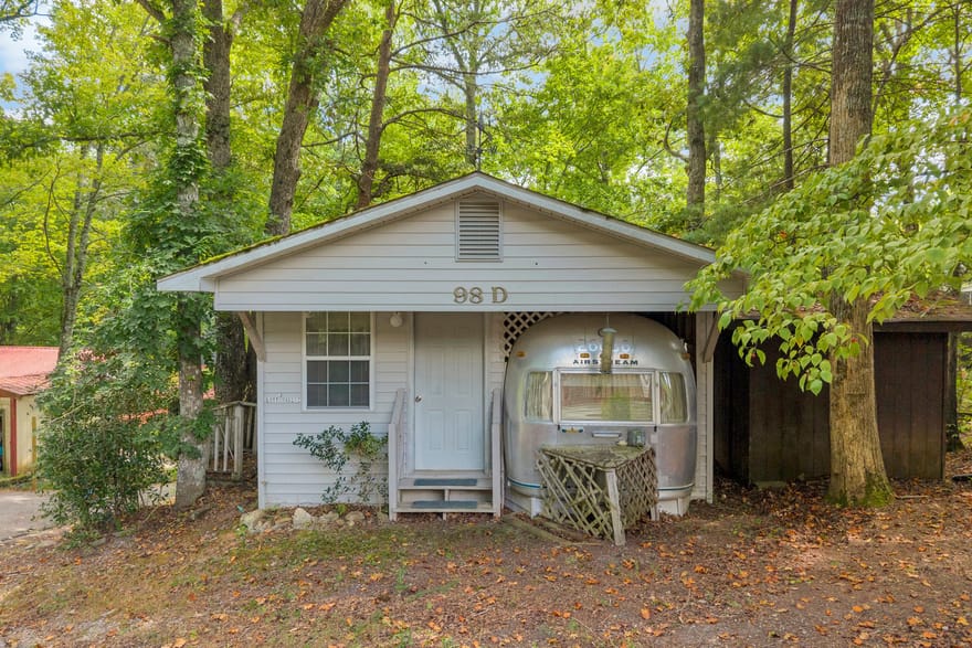 83 Lost Valley Drive, Cleveland, Georgia