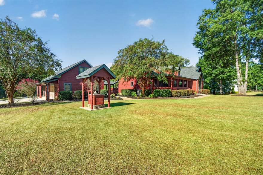 2030 Aqua Road, Madison, Georgia