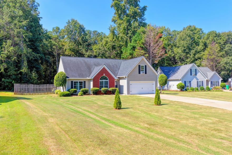 5496 Amber Cove Way, Flowery Branch, Georgia
