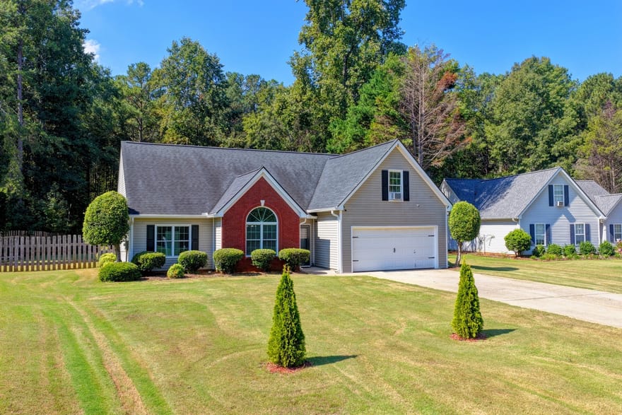 5496 Amber Cove Way, Flowery Branch, Georgia