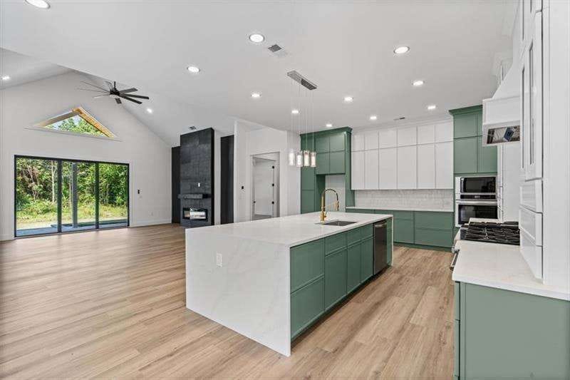 520 Rockbridge Road SW, Lilburn, Georgia