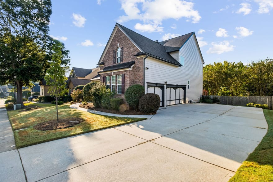917 Wallace Falls Drive, Braselton, Georgia